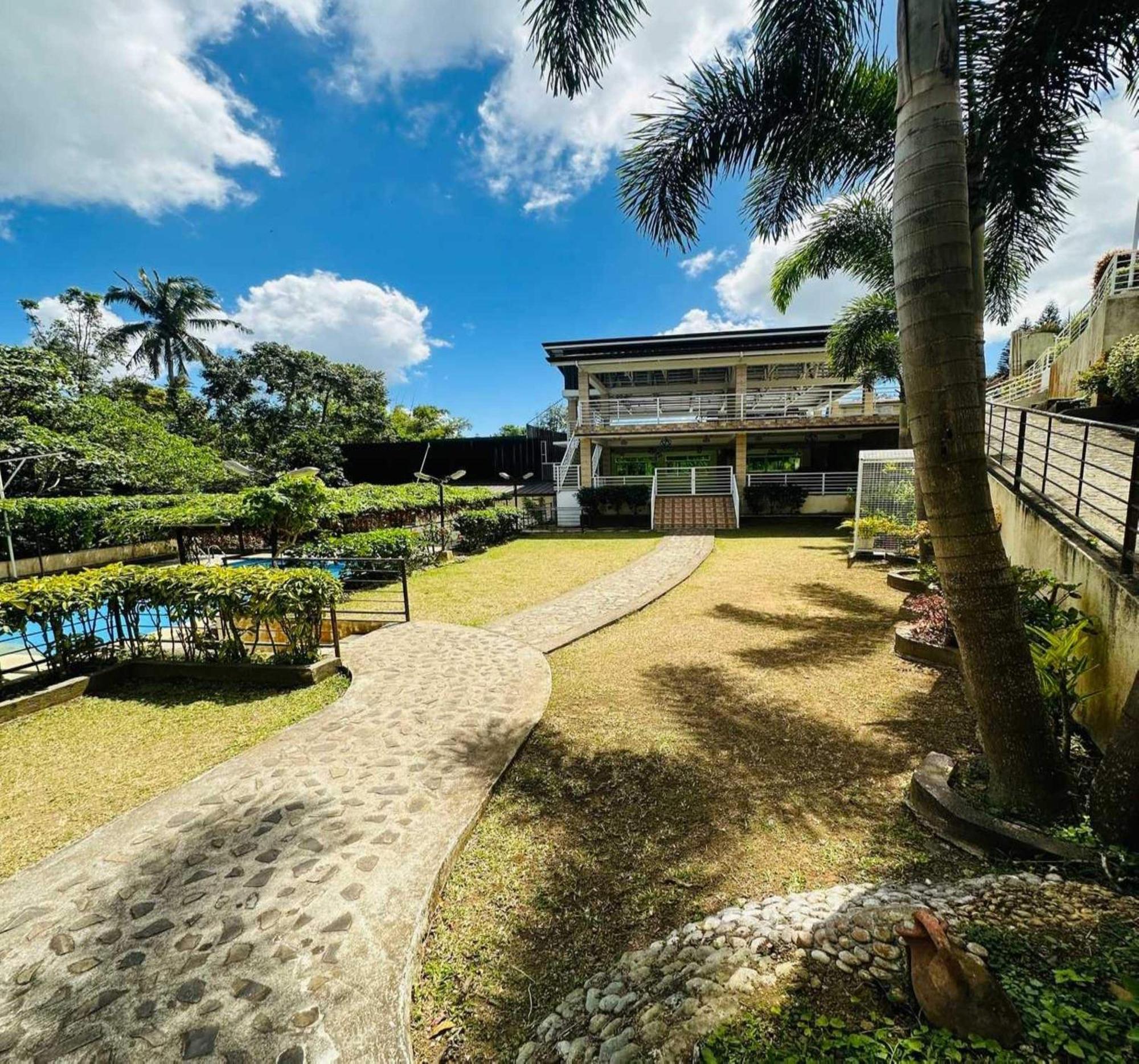 Oyo 1067 Villa Sofia At Silang Tagaytay City ภายนอก รูปภาพ